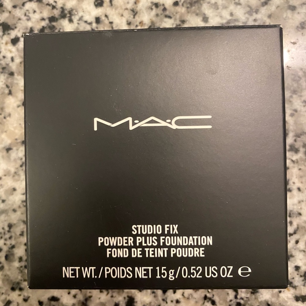 MAC Studio Fix Powder Plus Foundation NC40 NEW